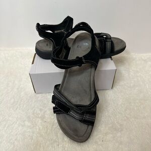 Origins Black Sandals with Criss-Cross Straps 🖤